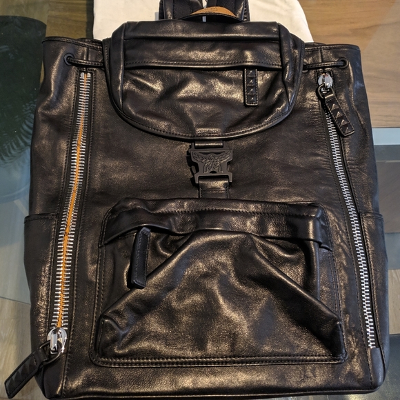 MCM Killian Medium Leather Logo Backpack - Picture 6 of 11